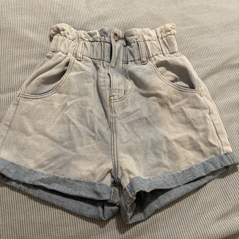 Pretty Little thing paper bag shorts size UK 8